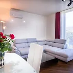 Daire Luxury In Building K55 With Free Garage Varna