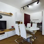 Luxury In Building K55 With Free Garage Daire Varna