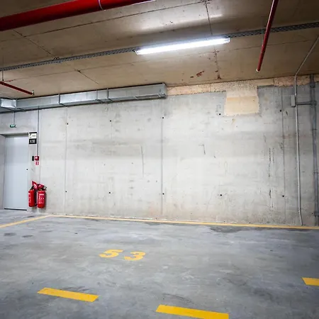 Luxury In Building K55 With Free Garage アパート