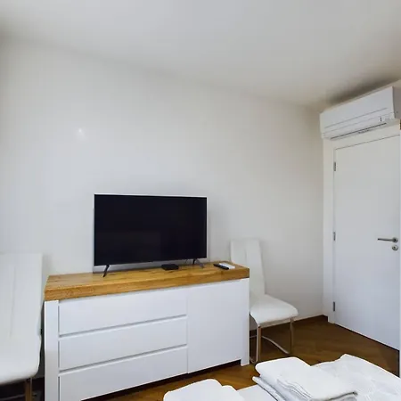 Luxury In Building K55 With Free Garage アパート