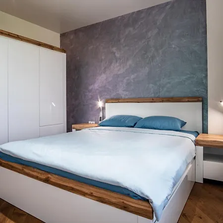 Luxury In Building K55 With Free Garage Apartament Varna