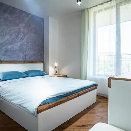 Luxury In Building K55 With Free Garage Apartament