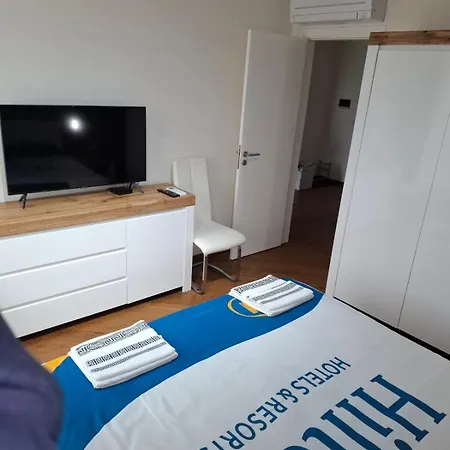 Luxury In Building K55 With Free Garage Apartment Warna