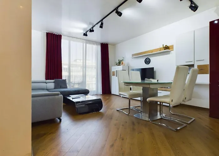 Апартаменты Luxury In Building K55 With Free Garage