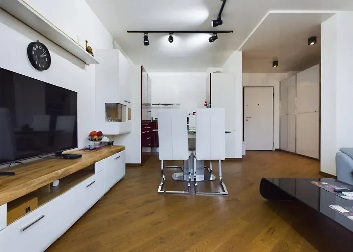 Luxury In Building K55 With Free Garage Apartment Warna